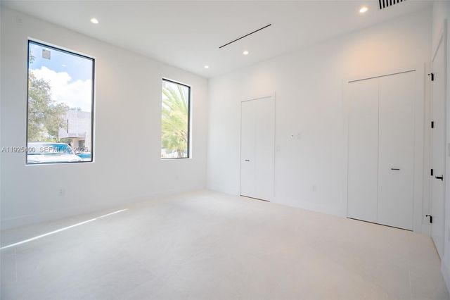 9840 SW 73rd Ct, Pinecrest, FL 33156