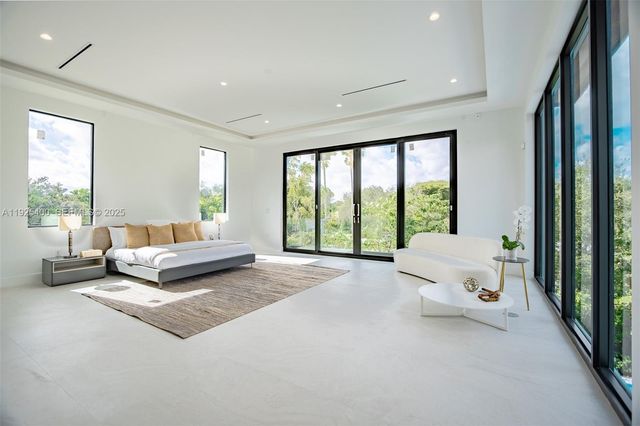 9840 SW 73rd Ct, Pinecrest, FL 33156