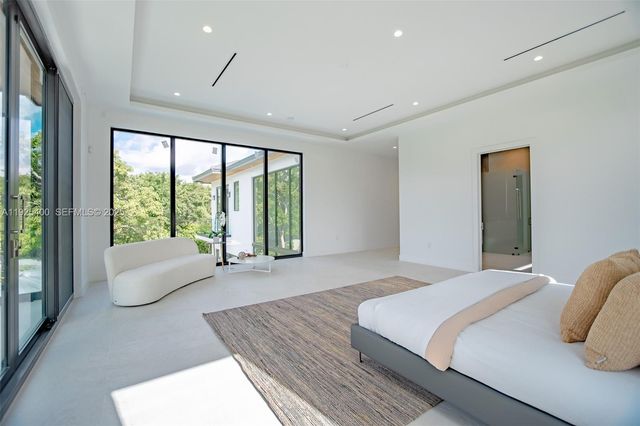 9840 SW 73rd Ct, Pinecrest, FL 33156