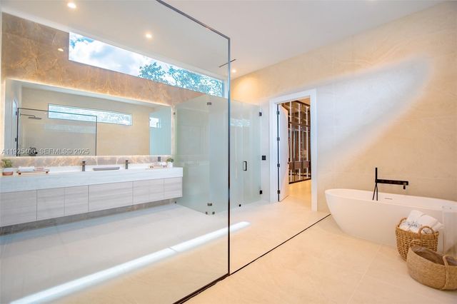 9840 SW 73rd Ct, Pinecrest, FL 33156