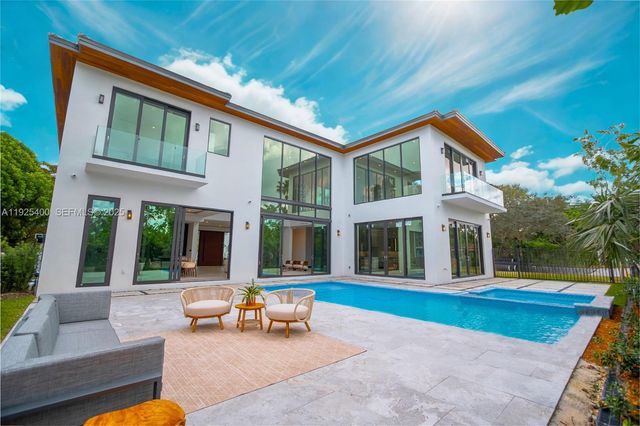 9840 SW 73rd Ct, Pinecrest, FL 33156