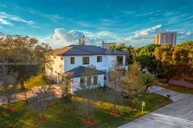 9840 SW 73rd Ct, Pinecrest, FL 33156