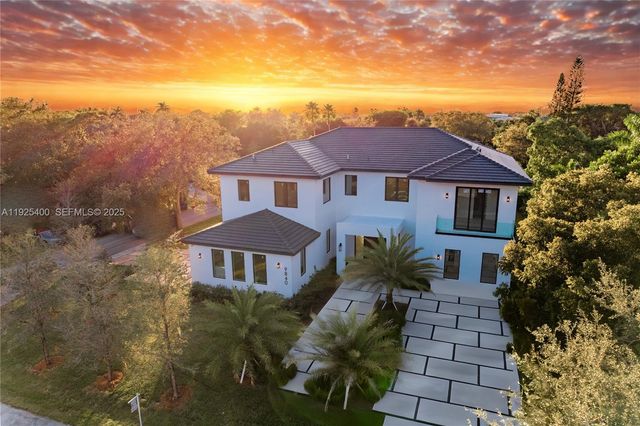 9840 SW 73rd Ct, Pinecrest, FL 33156