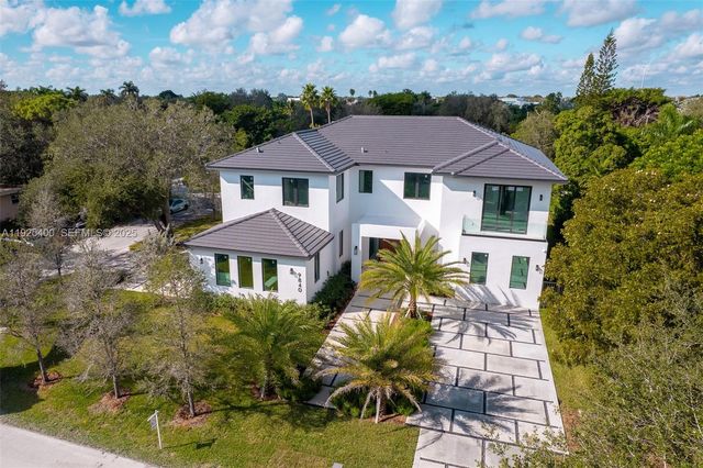 9840 SW 73rd Ct, Pinecrest, FL 33156