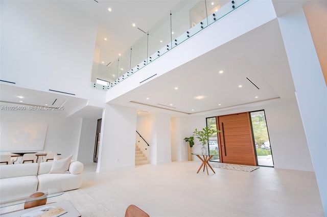 9840 SW 73rd Ct, Pinecrest, FL 33156