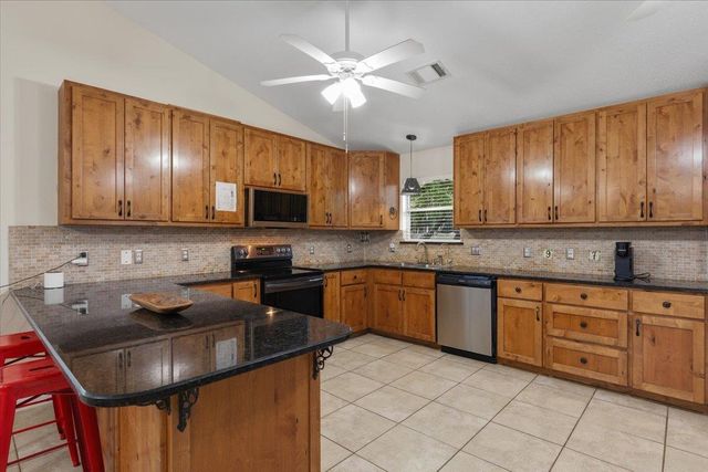 297 Robins WAY, Wimberley, TX 78676