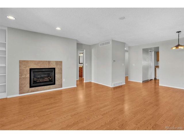 400 Emery St 202, Longmont, CO 80501