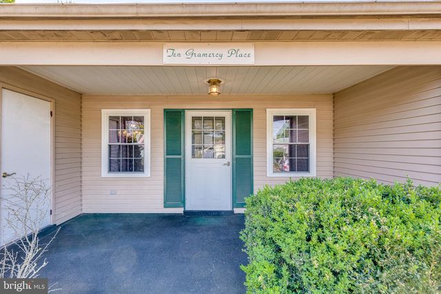 10 GRAMERCY PL, Southampton, NJ 08088