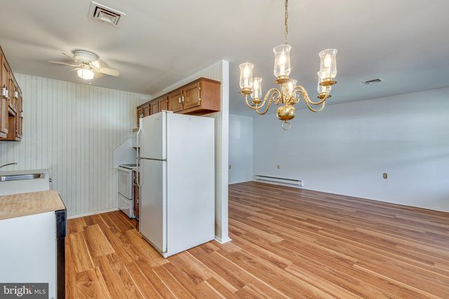 10 GRAMERCY PL, Southampton, NJ 08088