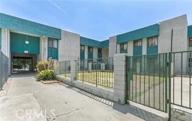 8801 Willis B6, Panorama City, CA 91402