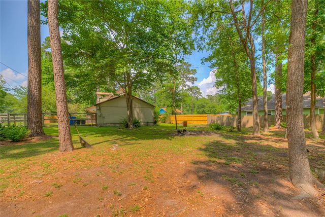 647 Moose Drive, Onalaska, TX 77360