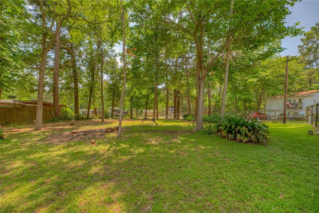 647 Moose Drive, Onalaska, TX 77360