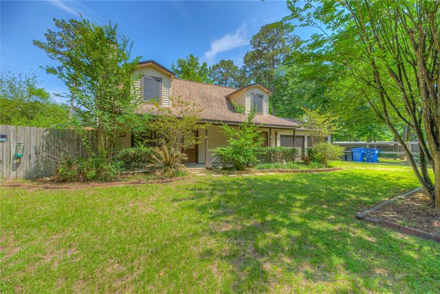 647 Moose Drive, Onalaska, TX 77360