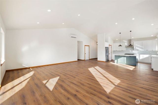 2218 Corsair Lane, Oak Harbor, WA 98277