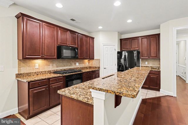 257 LONG POINT DR, Fredericksburg, VA 22406