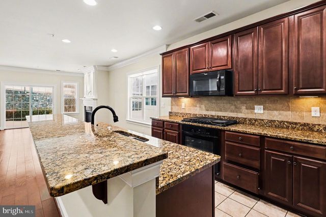 257 LONG POINT DR, Fredericksburg, VA 22406