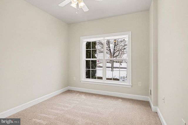 257 LONG POINT DR, Fredericksburg, VA 22406