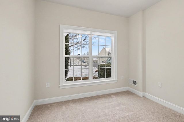 257 LONG POINT DR, Fredericksburg, VA 22406