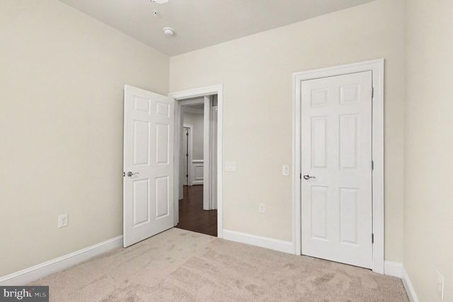 257 LONG POINT DR, Fredericksburg, VA 22406