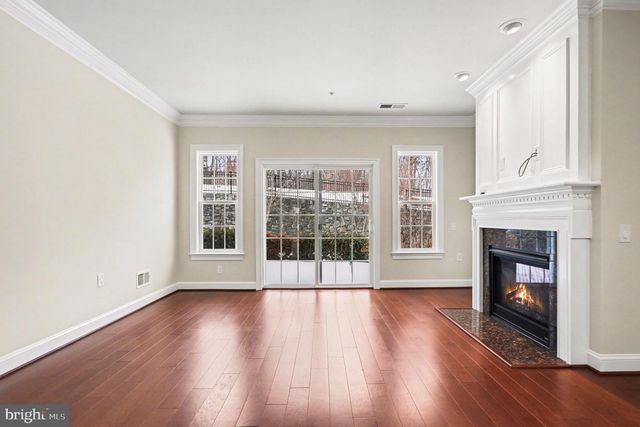 257 LONG POINT DR, Fredericksburg, VA 22406