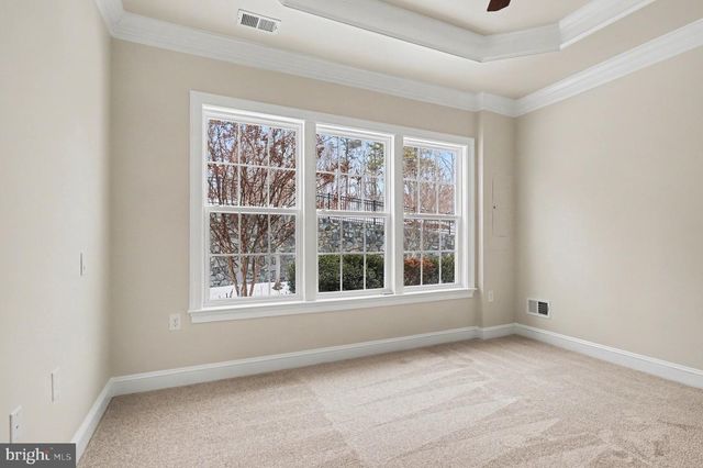 257 LONG POINT DR, Fredericksburg, VA 22406