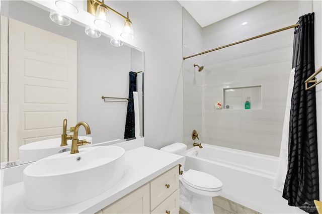 4908 Sweetwater Avenue, Mcallen, TX 78503