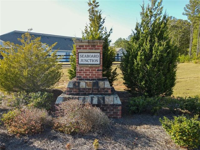 2927 RAMBLER Drive, Loganville, GA 30052