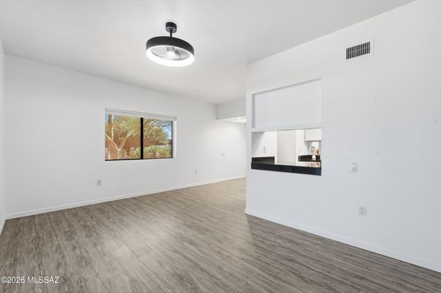 1456 W Desert Hills Drive, Green Valley, AZ 85622