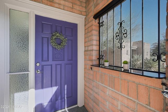 1456 W Desert Hills Drive, Green Valley, AZ 85622