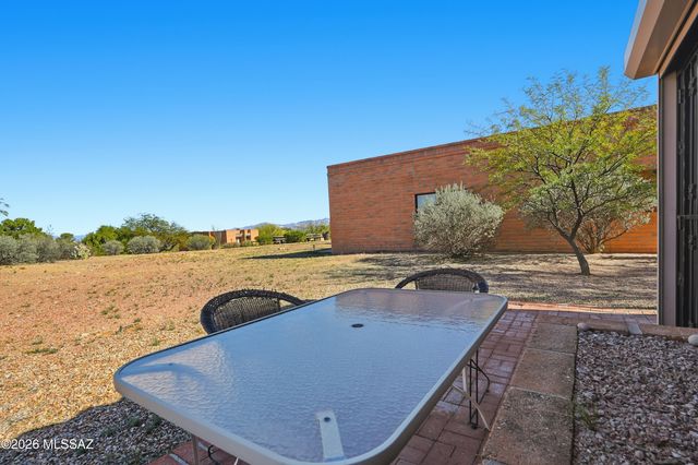 1456 W Desert Hills Drive, Green Valley, AZ 85622