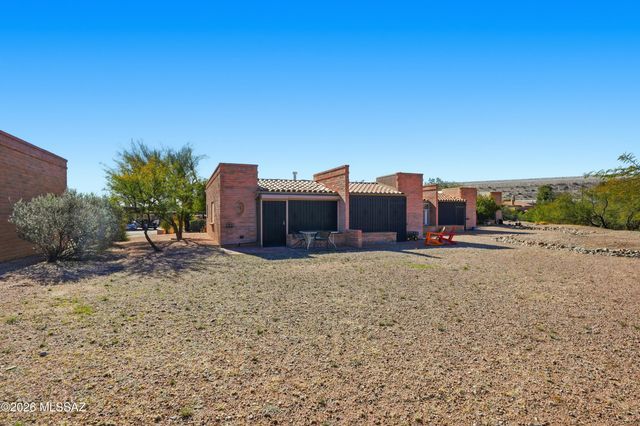 1456 W Desert Hills Drive, Green Valley, AZ 85622