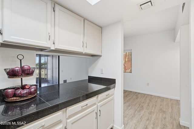 1456 W Desert Hills Drive, Green Valley, AZ 85622