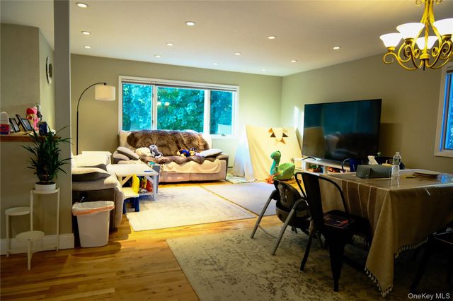 23 Bowman Lane, Kings Park, NY 11754