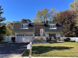 23 Bowman Lane, Kings Park, NY 11754