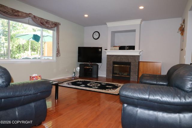 10006 Explorer Circle, Anchorage, AK 99515