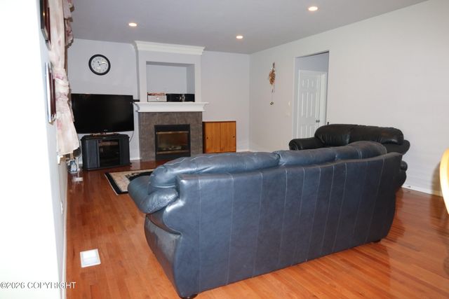 10006 Explorer Circle, Anchorage, AK 99515