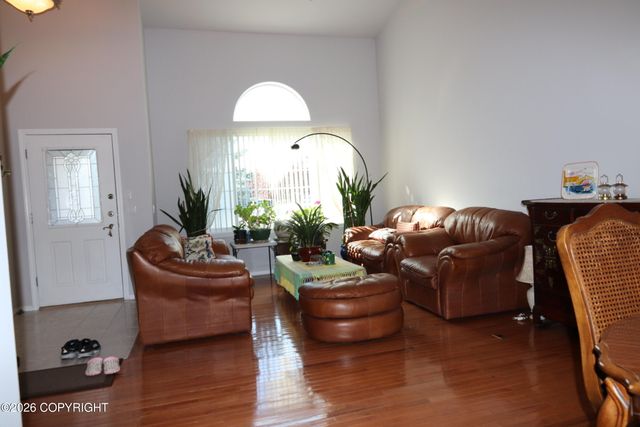 10006 Explorer Circle, Anchorage, AK 99515