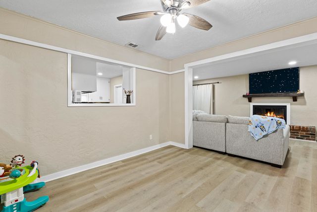 413 W HUGHES ST, Longview, TX 75662