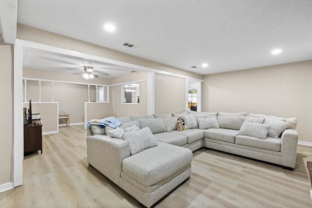 413 W HUGHES ST, Longview, TX 75662