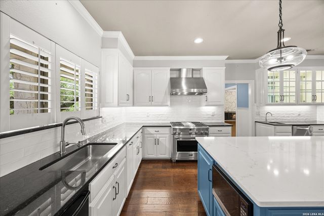 7615 SWEETWIND CIR, Fair Oaks Ranch, TX 78015