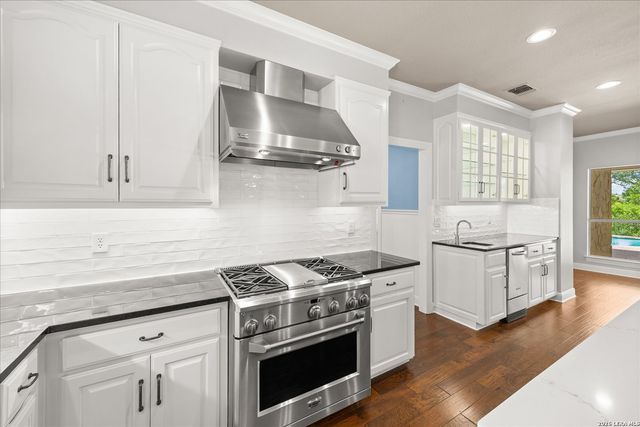 7615 SWEETWIND CIR, Fair Oaks Ranch, TX 78015