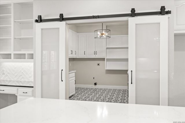 7615 SWEETWIND CIR, Fair Oaks Ranch, TX 78015