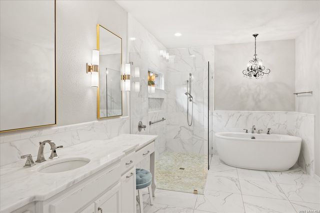 7615 SWEETWIND CIR, Fair Oaks Ranch, TX 78015