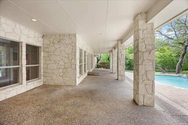 7615 SWEETWIND CIR, Fair Oaks Ranch, TX 78015