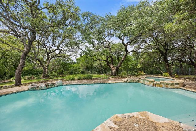 7615 SWEETWIND CIR, Fair Oaks Ranch, TX 78015