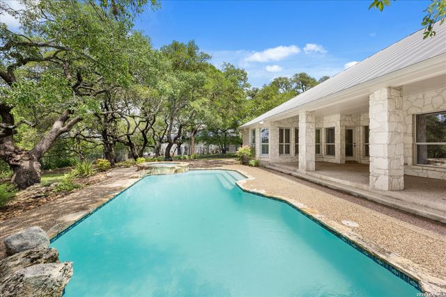 7615 SWEETWIND CIR, Fair Oaks Ranch, TX 78015