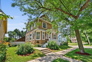 127 E Reservoir AVENUE, Milwaukee, WI 53212