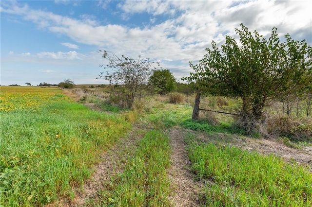 000 SE Virginia Road, Kincaid, KS 66039