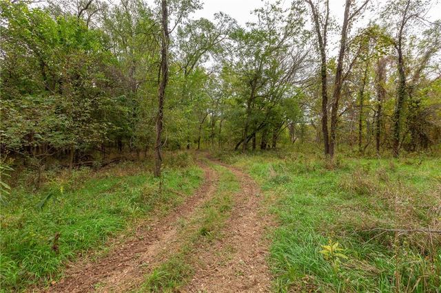 000 SE Virginia Road, Kincaid, KS 66039
