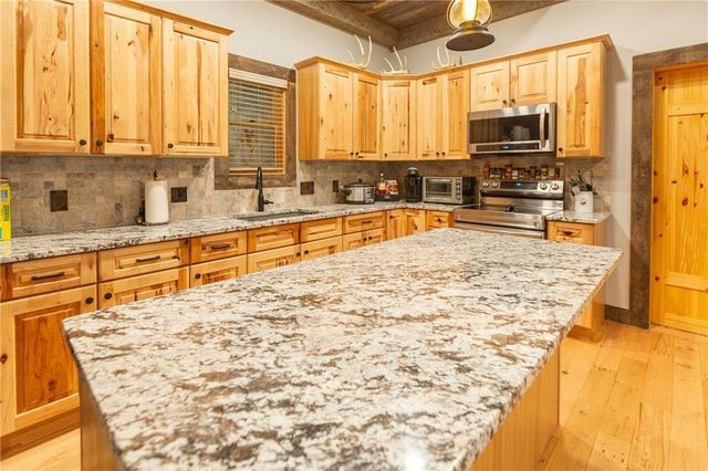 000 SE Virginia Road, Kincaid, KS 66039